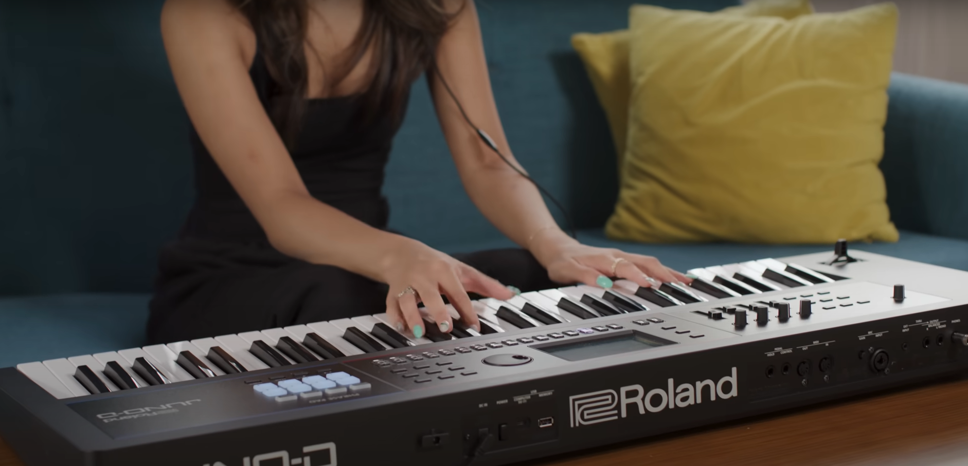 Read more about the article 【Roland】JUNO-D8：全新升級的多功能合成器，探索無限音樂創意
