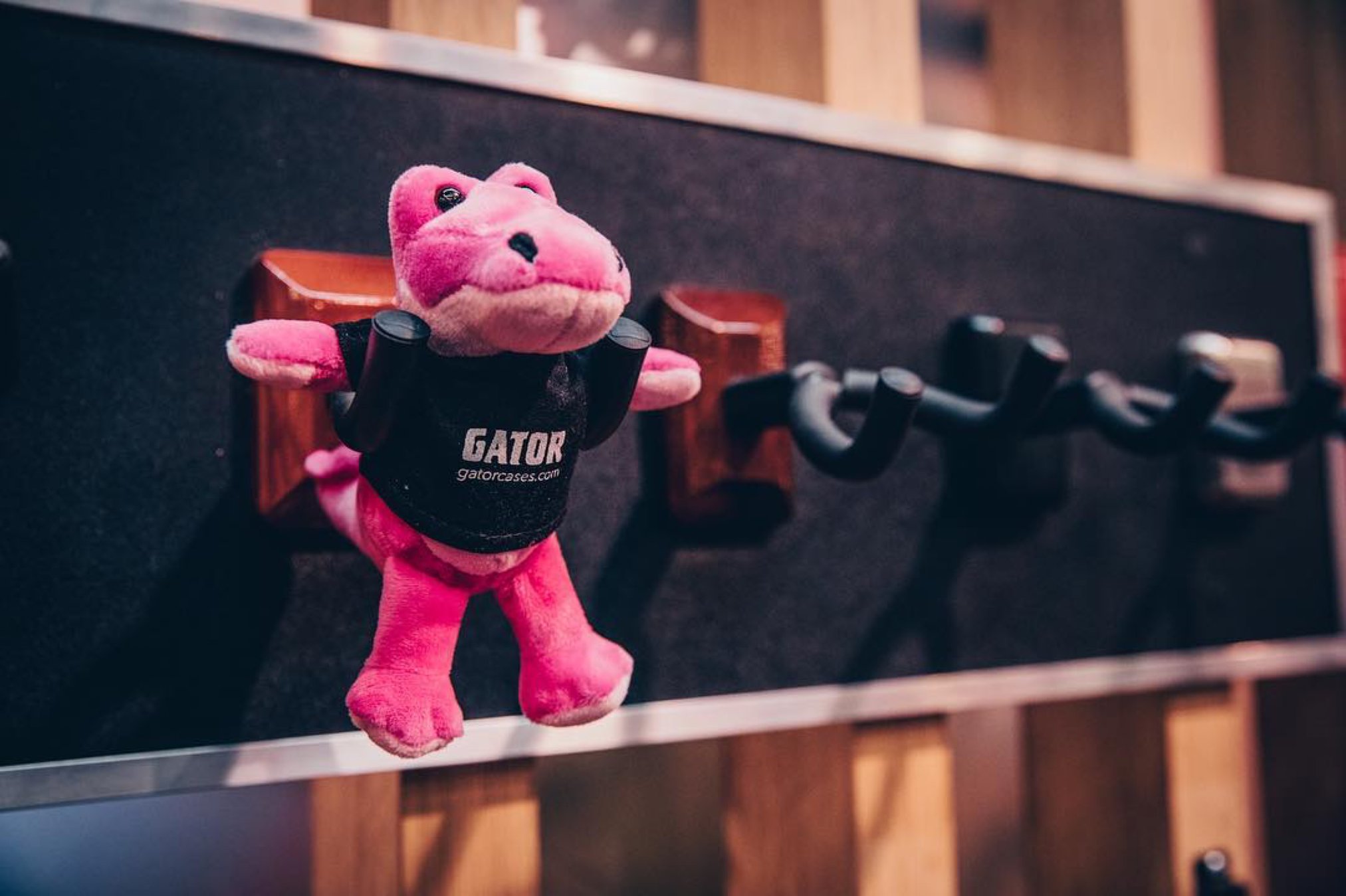 Read more about the article 完美展示與存放：Gator GFW-UKE-HNGRMHG 烏克麗麗掛架介紹